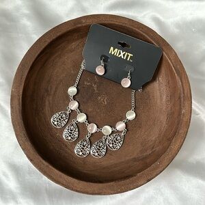 MIXIT Statement Necklace with Matching Earrings